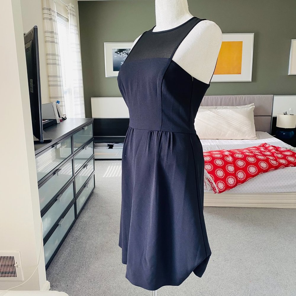 - Banana Republic Little Black Dress Size 0    - P38 - Picture 3 of 11